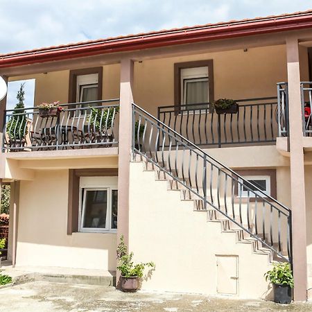 Apartman Kaca Цетине Экстерьер фото