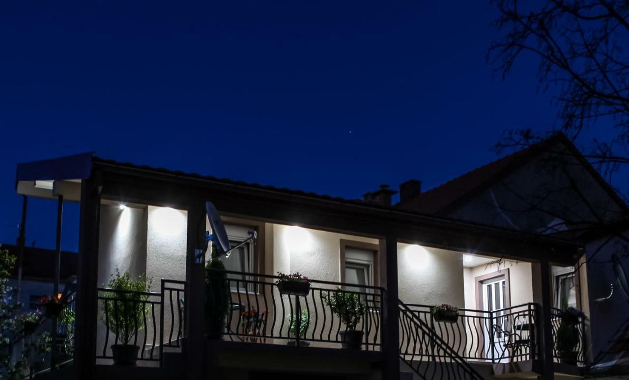 Apartman Kaca Цетине Экстерьер фото